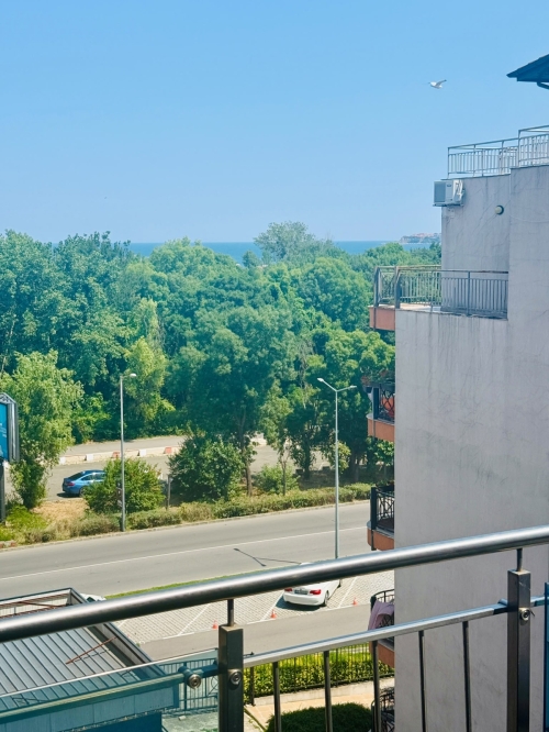 Бургас, к. к. Слънчев бряг, Продава 